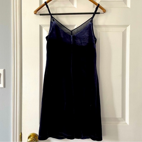 Dynamite velvet dress - Picture 2 of 2